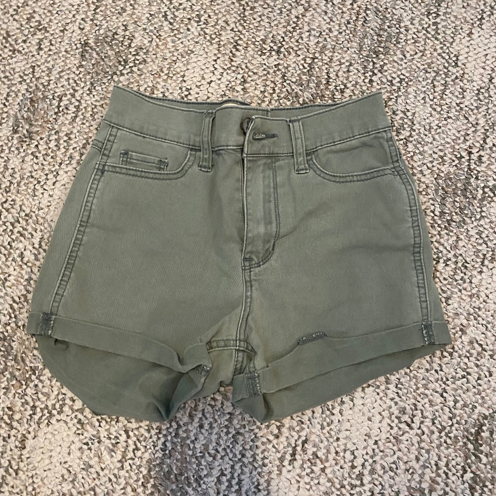 Hollister short shorts, 00/w23, light green